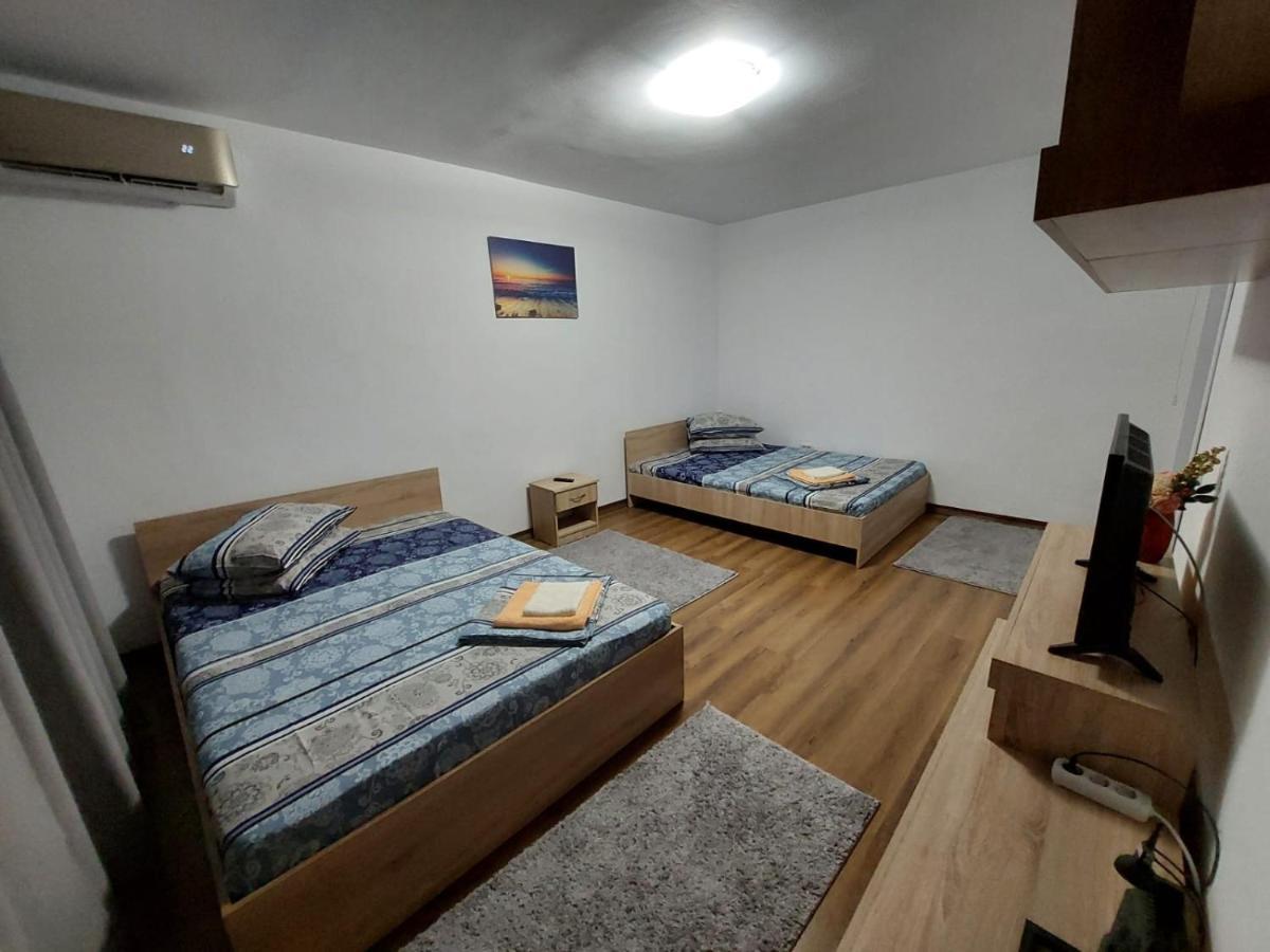 Apartament Mri Apartment Западен Ефорие Екстериор снимка